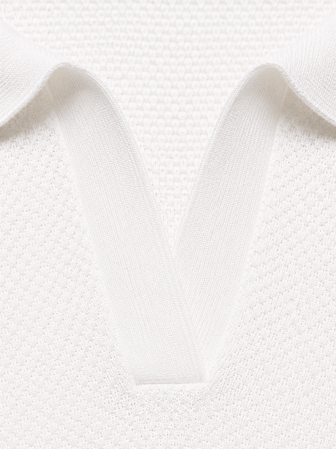 Men's Short Sleeve Textured Knitted Polo Shirt With Open Collar